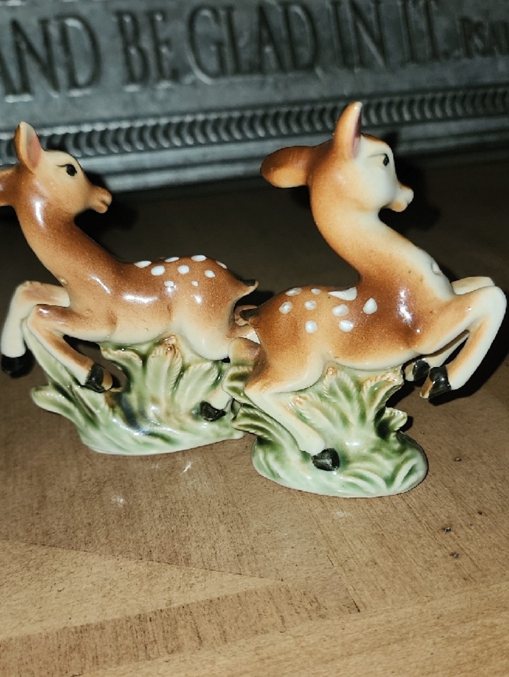 Vintage 1950s Japan Porcelain Fawn Deer Salt & Pepper Shakers - Original Corks - Picture 2 of 4